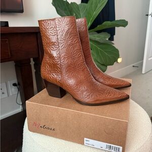 Matisse Caty Boots - Cognac Floral - NEW IN BOX